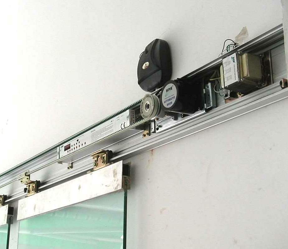 sensor de una puerta de cristal automática