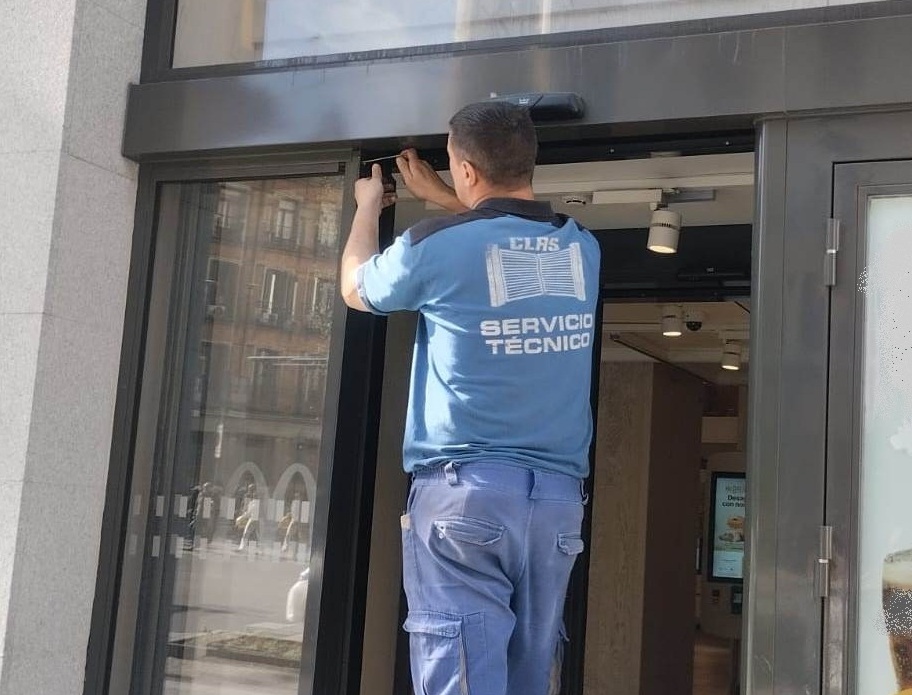 Especialistas en Puertas automáticas de cristal en Madrid